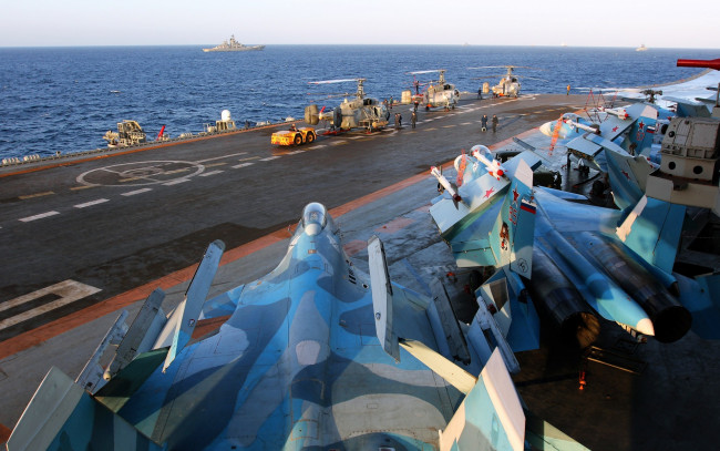 Обои картинки фото корабли, авианосцы,  вертолётоносцы, су-33, море, авианесущий, ка-29, истребитель, адмирал, кузнецов, крейсер, тяжёлый