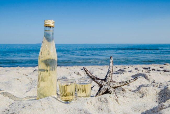 Обои картинки фото еда, напитки, море, напиток, звезда, песок, лимонад, побережье