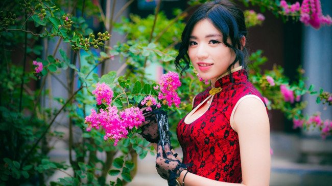 Обои картинки фото девушки, - азиатки, цветы, перчатки, веер