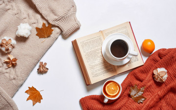 обоя еда, кофе,  кофейные зёрна, осень, листья, свитера