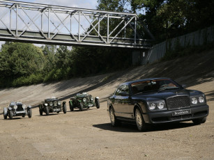 Картинка bentley автомобили разные вместе надежность мощь стиль