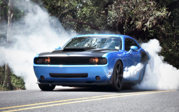 Картинка автомобили dodge дым