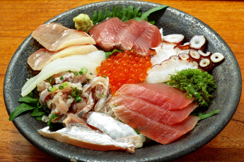 Картинка еда рыба морепродукты суши роллы кальмары тунец икра