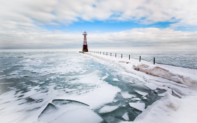 Обои картинки фото природа, побережье, маяк, небо, лед, море