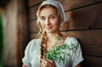 Картинка девушки -+блондинки +светловолосые коса косынка улыбка цветы