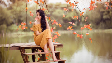 Картинка девушки -+азиатки платье клен осень