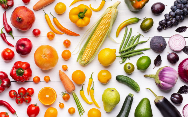 Обои картинки фото еда, фрукты и овощи вместе, виноград, гранат, апельсин, кукуруза, баклажан, перец