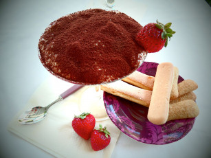 Картинка еда пирожные кексы печенье тирамису клубника