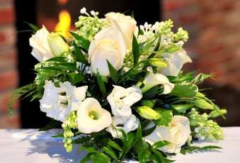 Картинка цветы букеты композиции белый эустома розы калы