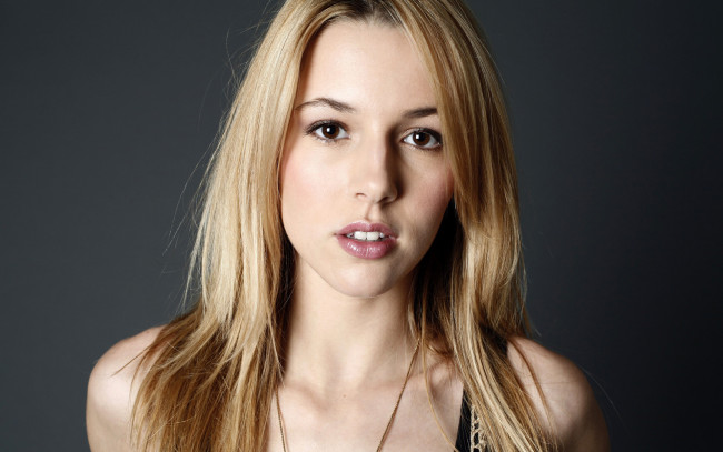 Обои картинки фото Alona Tal, девушки, задумчивый, взгляд