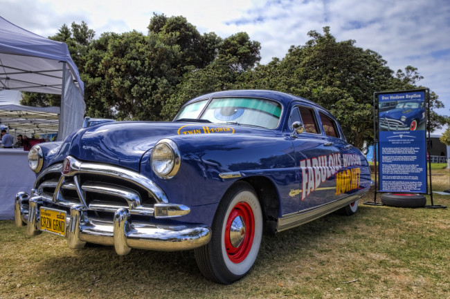 Обои картинки фото 1951 hudson hornet - `doc` hudson replica, автомобили, выставки и уличные фото, выставка, автошоу