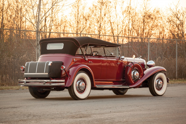 Обои картинки фото автомобили, классика, chrysler, 1931г, dual, imperial, cowl, phaeton, lebaron, cg, красный