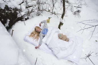 Картинка девушки -unsort+ блондинки сон фон взгляд девушка снег улыбка