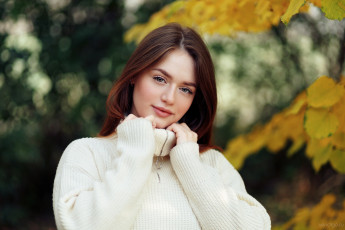 Картинка девушки татьяна+полякова брюнетка свитер