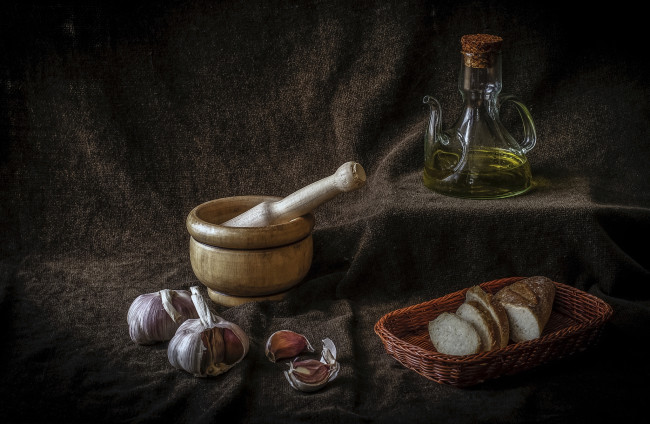 Обои картинки фото еда, натюрморт, масло, ступка, чеснок, хлеб