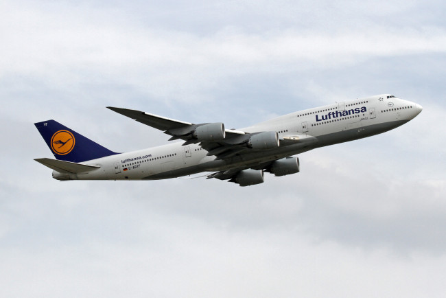 Обои картинки фото boeing 747-830, авиация, пассажирские самолёты, авиалайнер