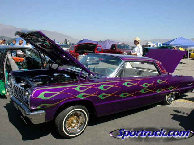 Обои картинки фото chevrolet, impala, lowrider, автомобили, выставки, уличные, фото