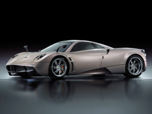 Картинка автомобили pagani huayra