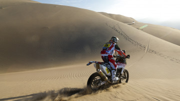 Картинка спорт мотокросс мотоцикл гонщик dakar песок дюны 20 солнце дакар ралли