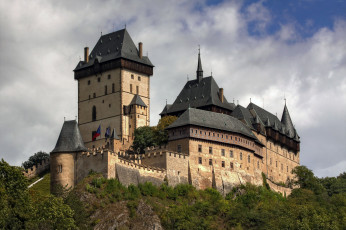 обоя karlstejn castle,  czech republic, города, замки Чехии, башни, замок, стены