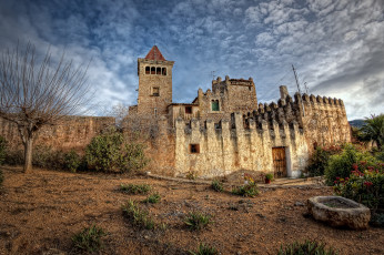 Картинка mas+fortificat+de+la+torre+matella +culla города -+дворцы +замки +крепости башни замок стены