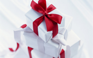 Картинка праздничные подарки+и+коробочки бант лента