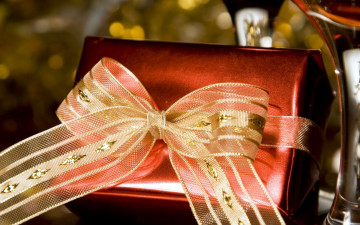 Картинка праздничные подарки+и+коробочки подарок коробка лента бант
