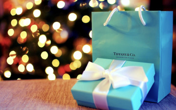 Картинка праздничные подарки+и+коробочки праздник лента пакет коробка