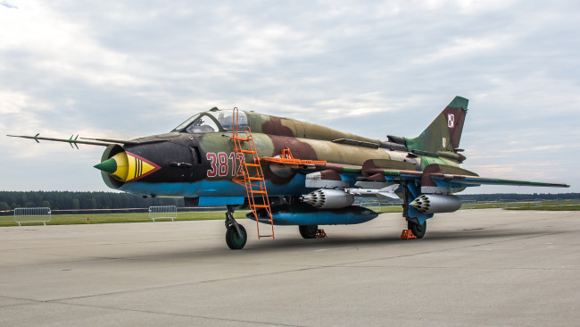 Обои картинки фото su-22m4, авиация, боевые самолёты, истреьитель