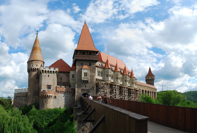 Обои картинки фото korvin castle, румыния, города, - дворцы,  замки,  крепости, korvin, castle