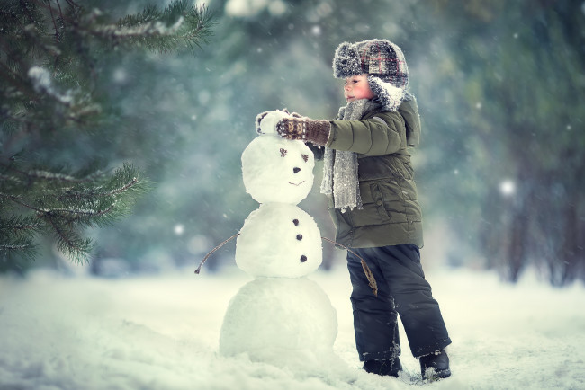 Обои картинки фото разное, дети, ребенок, снег, снеговик