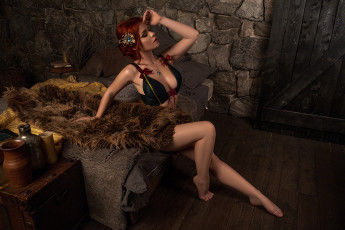 обоя cosplay, девушки, ирина мейер, the, witcher, redhead, in, bed, natural, boobs, green, lingerie, irina, meier