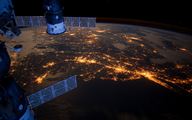 Обои картинки фото космос, космические, корабли, станции, мкс, союз, прогресс, северная, америка, океан, атлантика