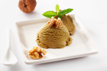 Картинка еда мороженое +десерты сладкое десерт орехи листья мяты