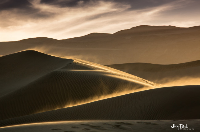 Обои картинки фото природа, пустыни, небо, ветер, песок, барханы, дюны, облака