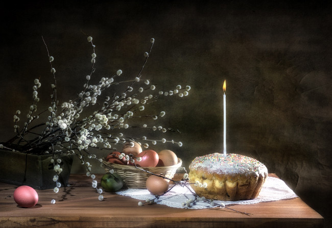 Обои картинки фото праздничные, пасха, свеча, яйца, кулич