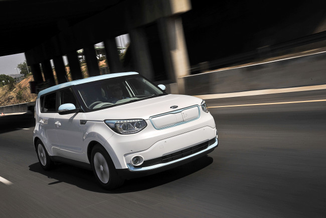 Обои картинки фото автомобили, kia, soul, ev, za-spec, 2015г, светлый