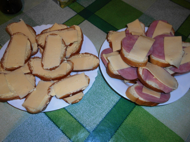Обои картинки фото еда, бутерброды,  гамбургеры,  канапе, хлеб, колбаса, сыр