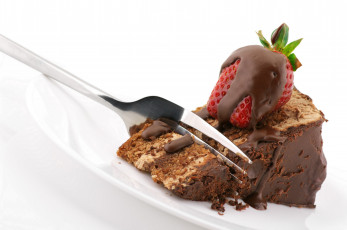 Картинка еда пирожные кексы печенье кусок клубника шоколад вилка крем десерт сладкое