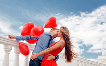 Картинка разное мужчина+женщина guy girl парень девушка любовь поцелуй объятия пара влюбленные beads love romance kiss сердечки воздушные шарики красное платье нежность романтика