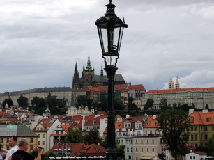 Картинка города прага+ Чехия туристы дома фонарь