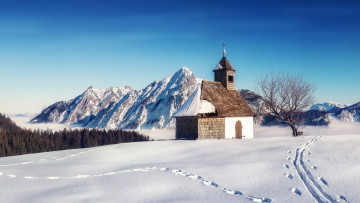 Картинка города -+католические+соборы +костелы +аббатства снег горы