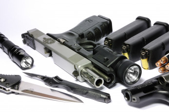 Картинка оружие пистолеты фонарик ножи магазины