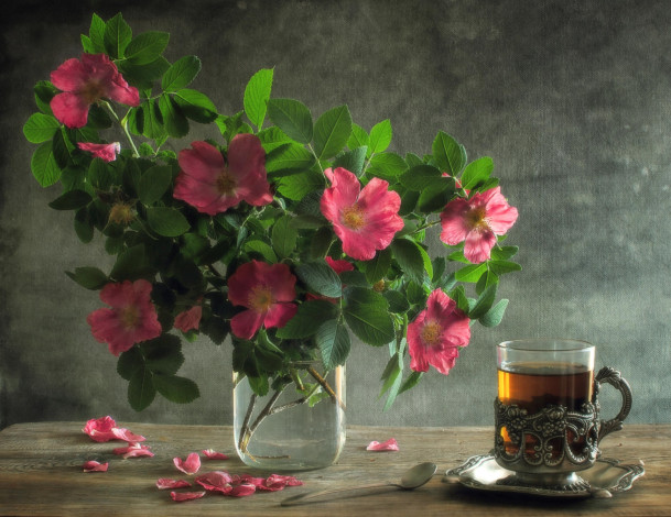 Обои картинки фото цветы, шиповник, чай, букет