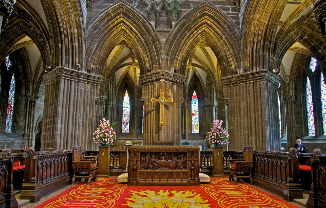 Обои картинки фото кафедральный, собор, глазго, шотландия, интерьер, убранство, роспись, храма, витражи, цветы, арка, крест