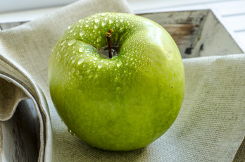 Картинка еда Яблоки зеленый капли