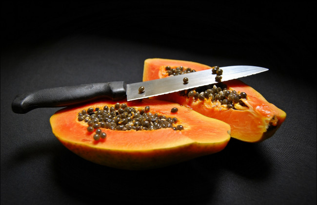 Обои картинки фото еда, папайя, нож, половинки