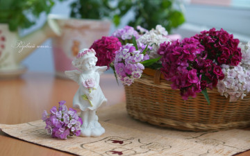 Картинка цветы гвоздики корзина девочка статуэтка июль