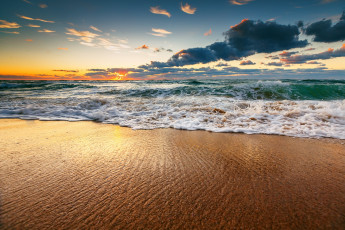 Картинка природа побережье море волны берег брызги облака