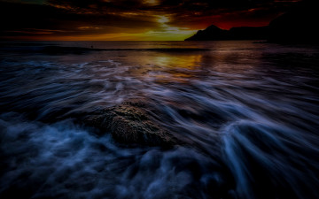 Картинка природа восходы закаты облака камни ночь море